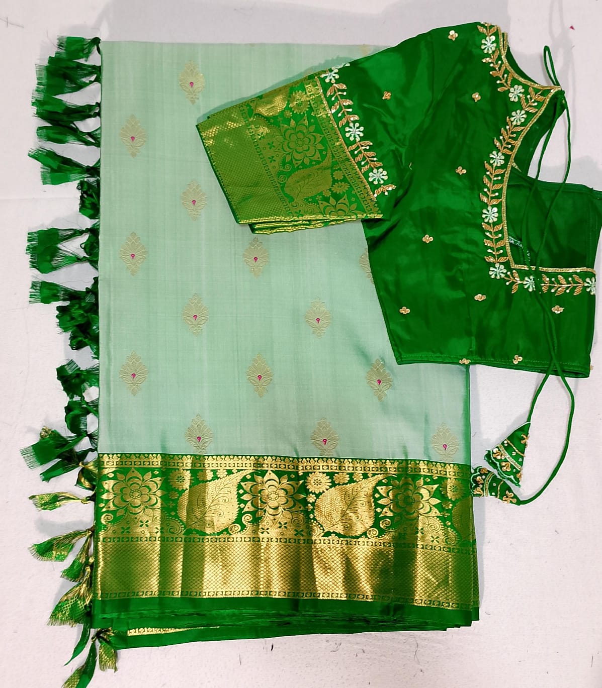 N511: Ready To Ship Beautiful Gadwal Saree With Stitched Blouse