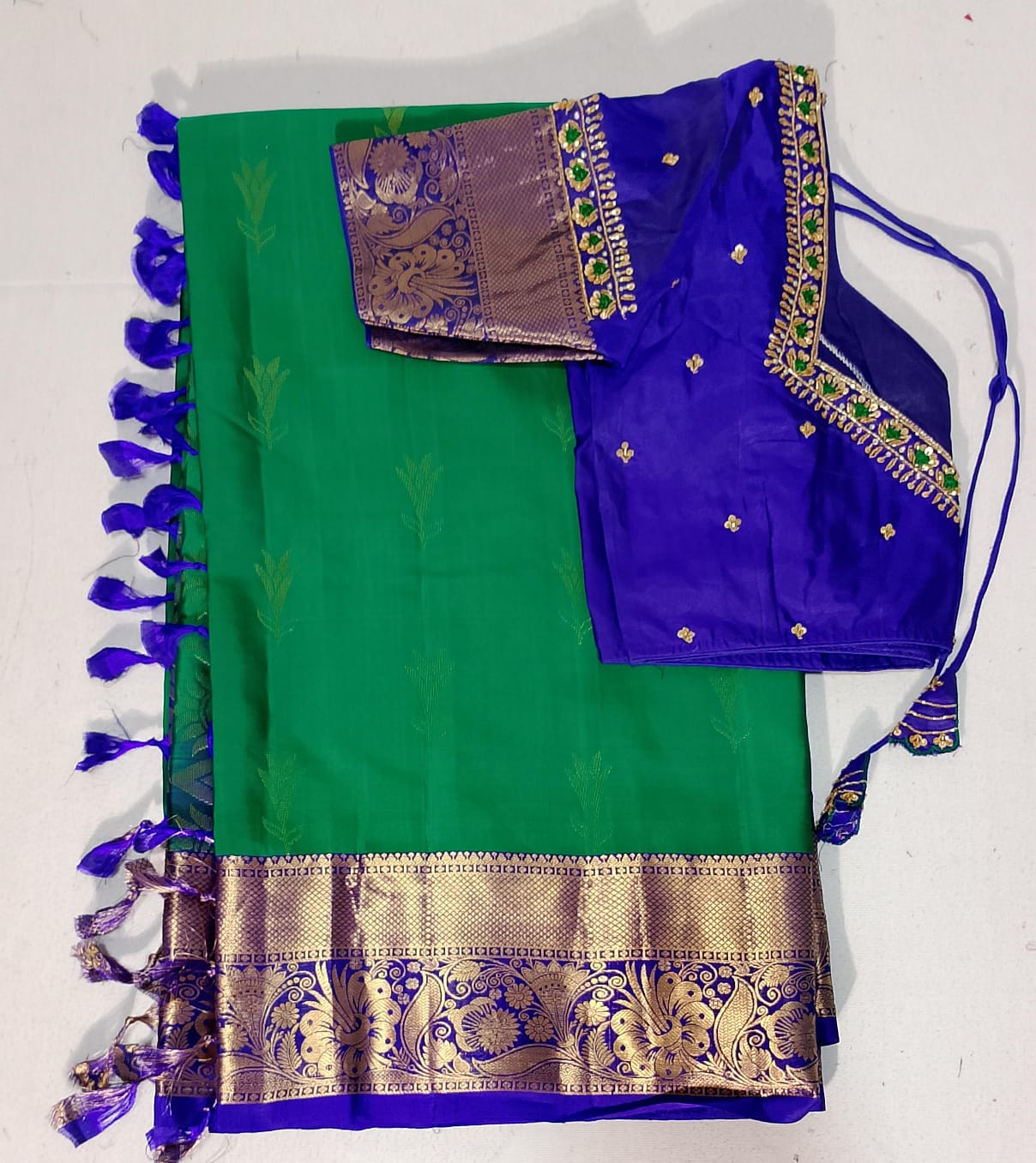 N513: Ready To Ship Beautiful Gadwal Saree With Stitched Blouse