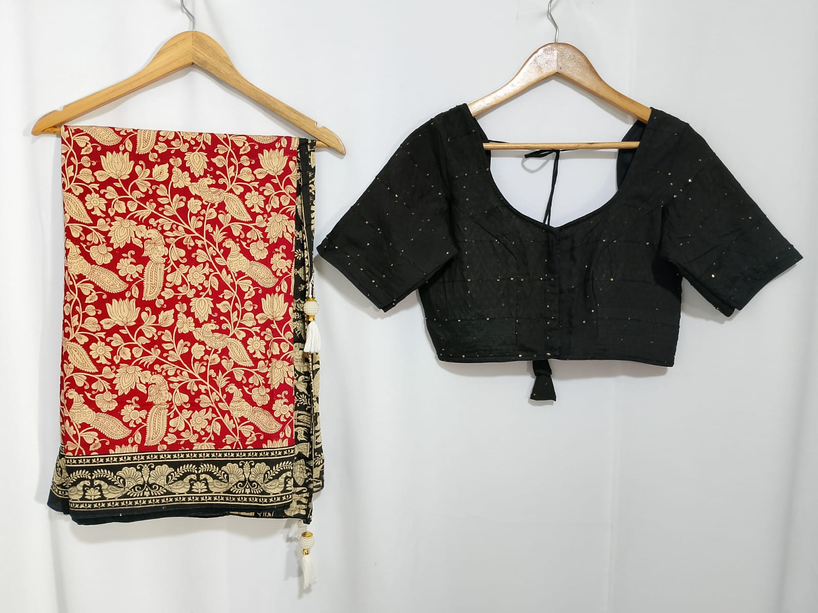 N503: Ready To Ship Beautiful Gadwal Saree With Stitched Blouse N503: Ready To Ship Beautiful Gadwal Saree With Stitched Blouse