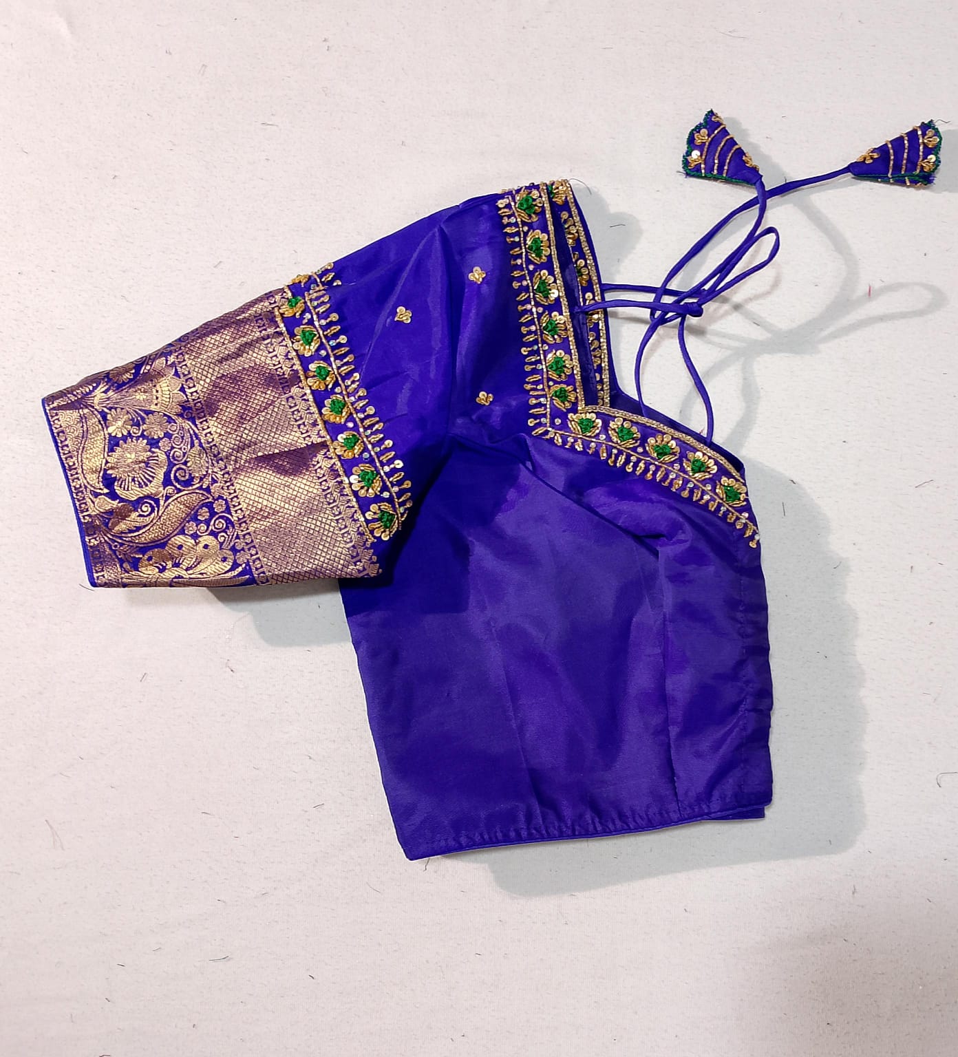 N513: Ready To Ship Beautiful Gadwal Saree With Stitched Blouse