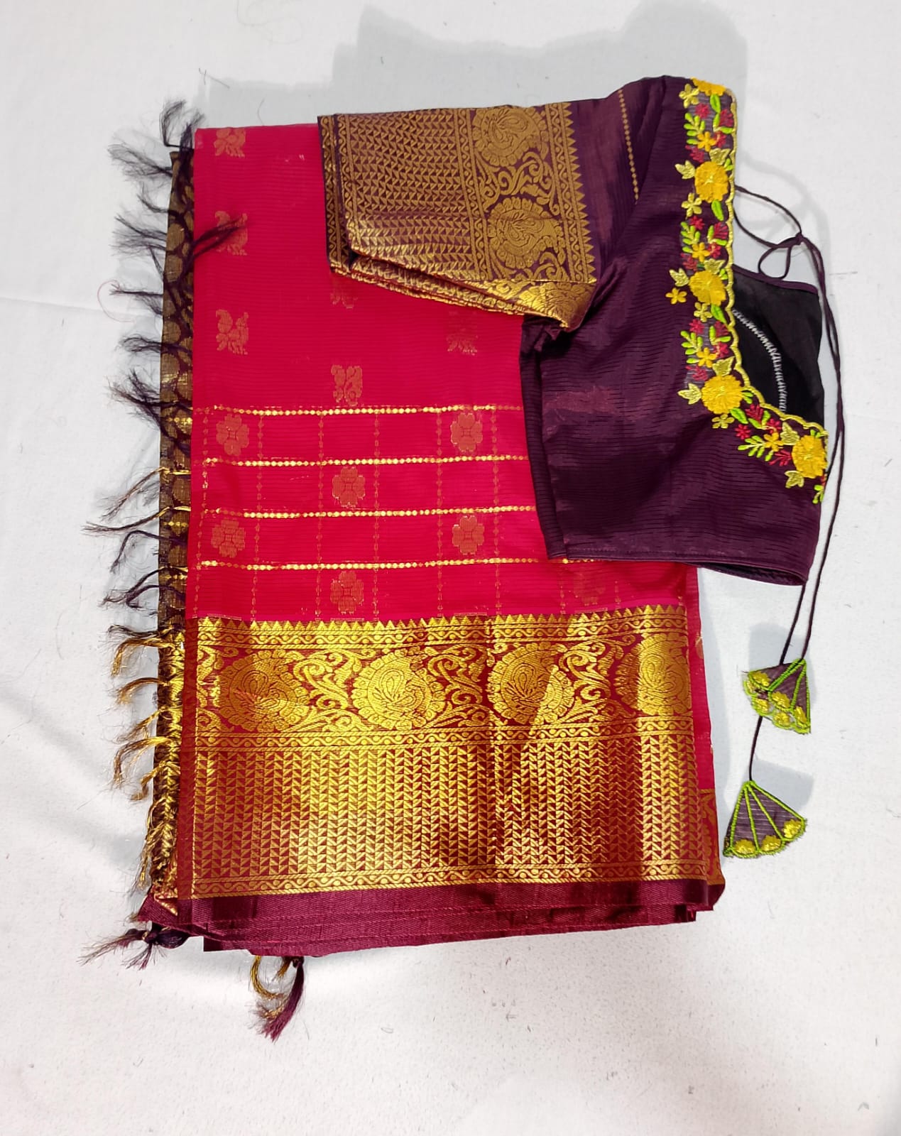 N514: Ready To Ship Beautiful Gadwal Saree With Stitched Blouse