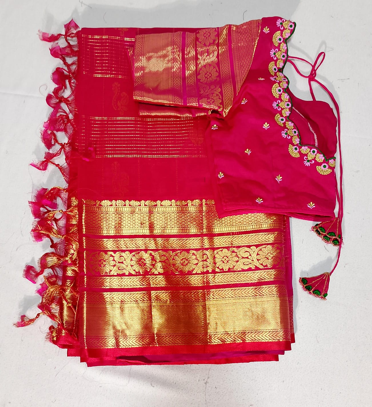 N516: Ready To Ship Beautiful Gadwal Saree With Stitched Blouse
