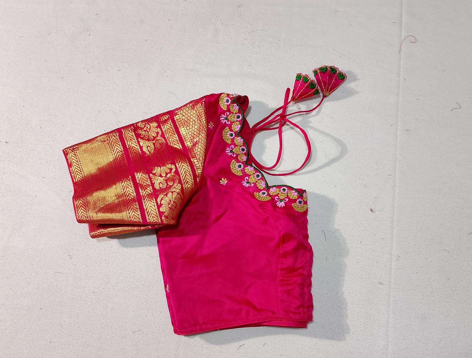 N516: Ready To Ship Beautiful Gadwal Saree With Stitched Blouse