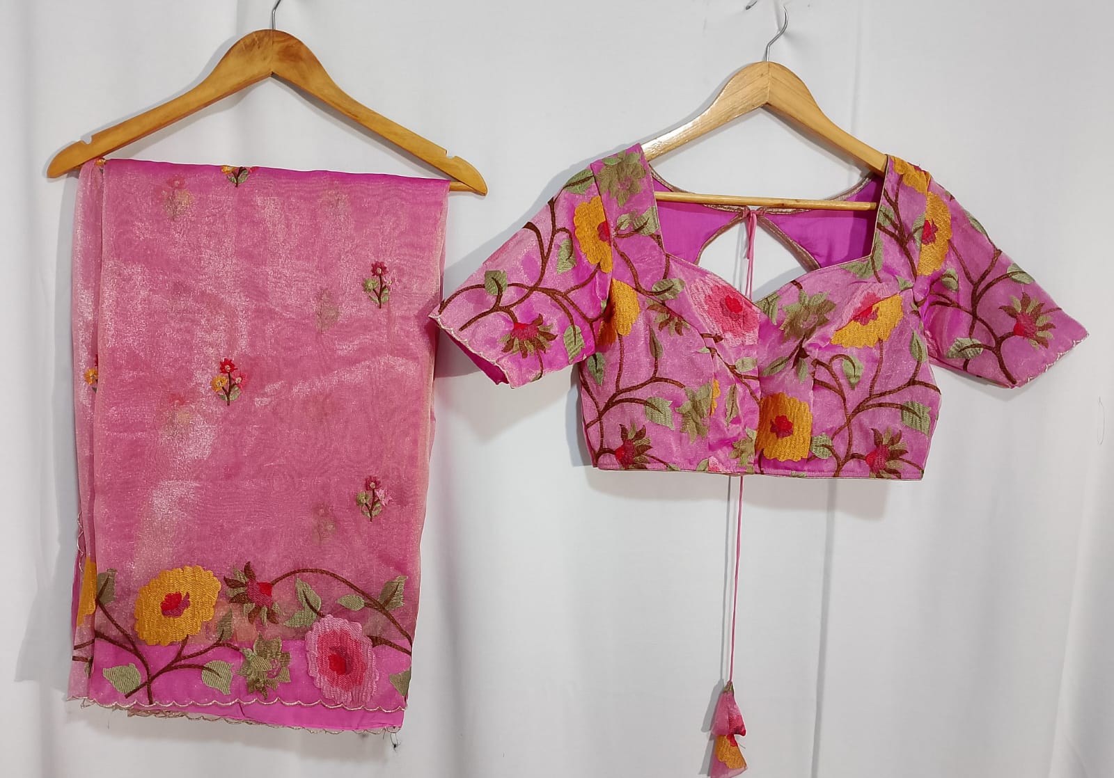 N508: Ready To Ship Beautiful Gadwal Saree With Stitched Blouse