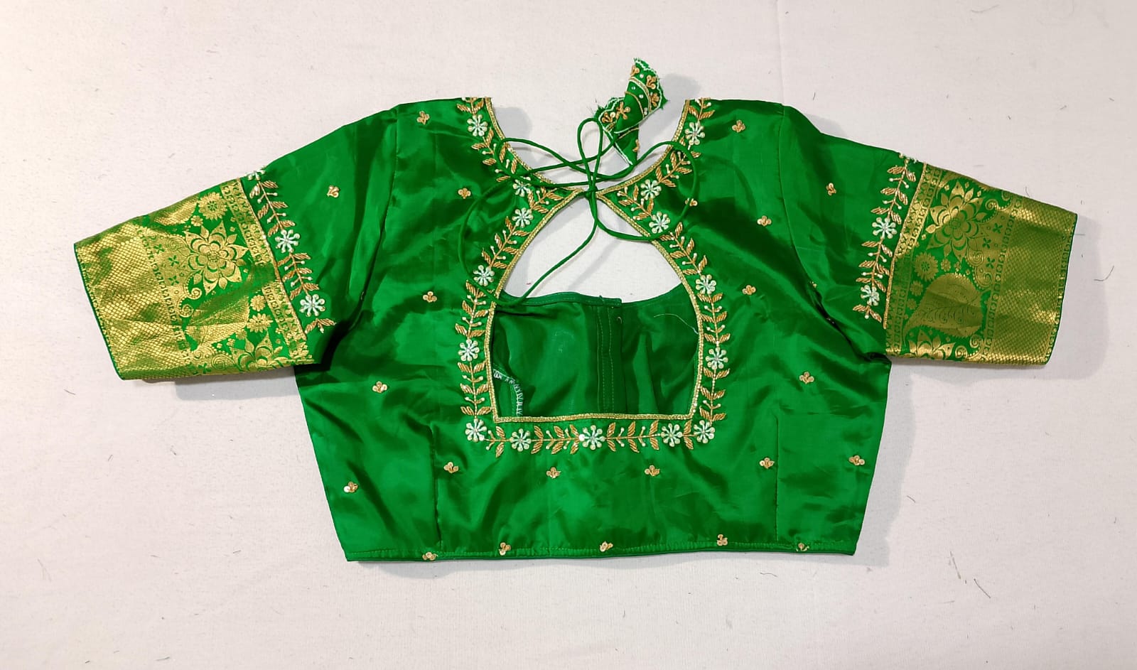 N511: Ready To Ship Beautiful Gadwal Saree With Stitched Blouse