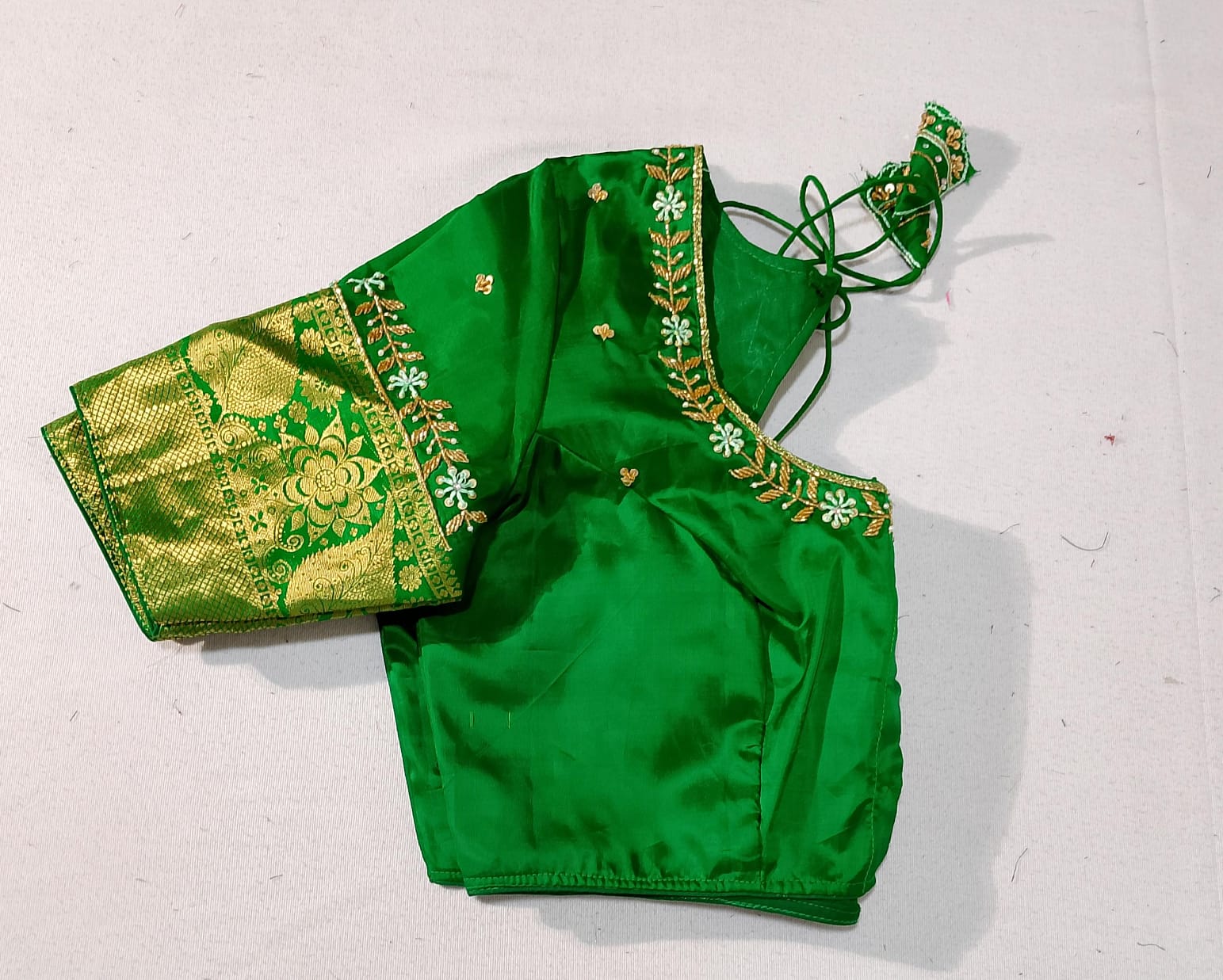 N511: Ready To Ship Beautiful Gadwal Saree With Stitched Blouse