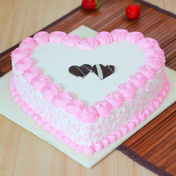 Heart Shaped strawberry Cake Heart Shaped strawberry Cake