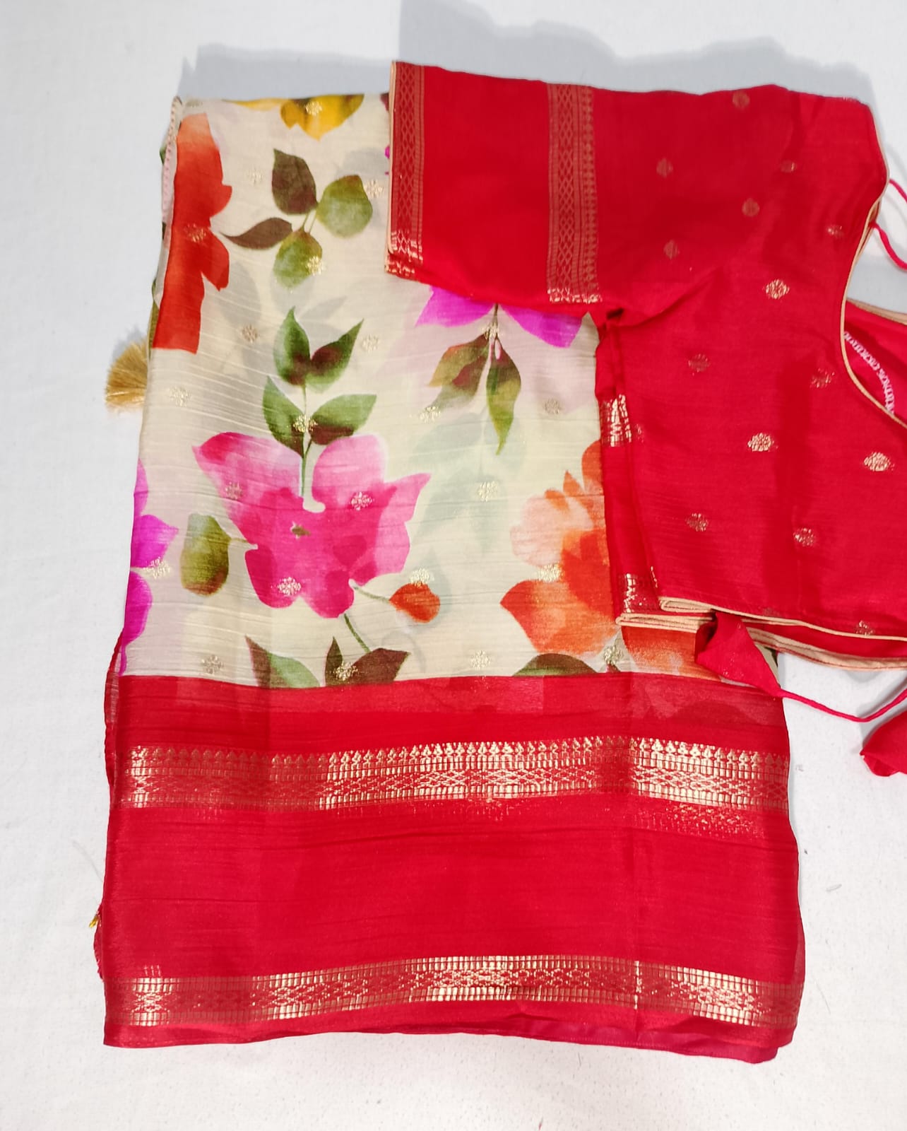 N311: Ready To Ship Beautiful Saree With Unstitched Blouse