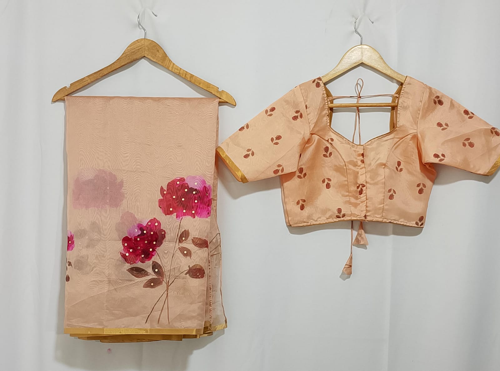 N314: Ready To Ship Beautiful Organza Saree With Stitched Blouse