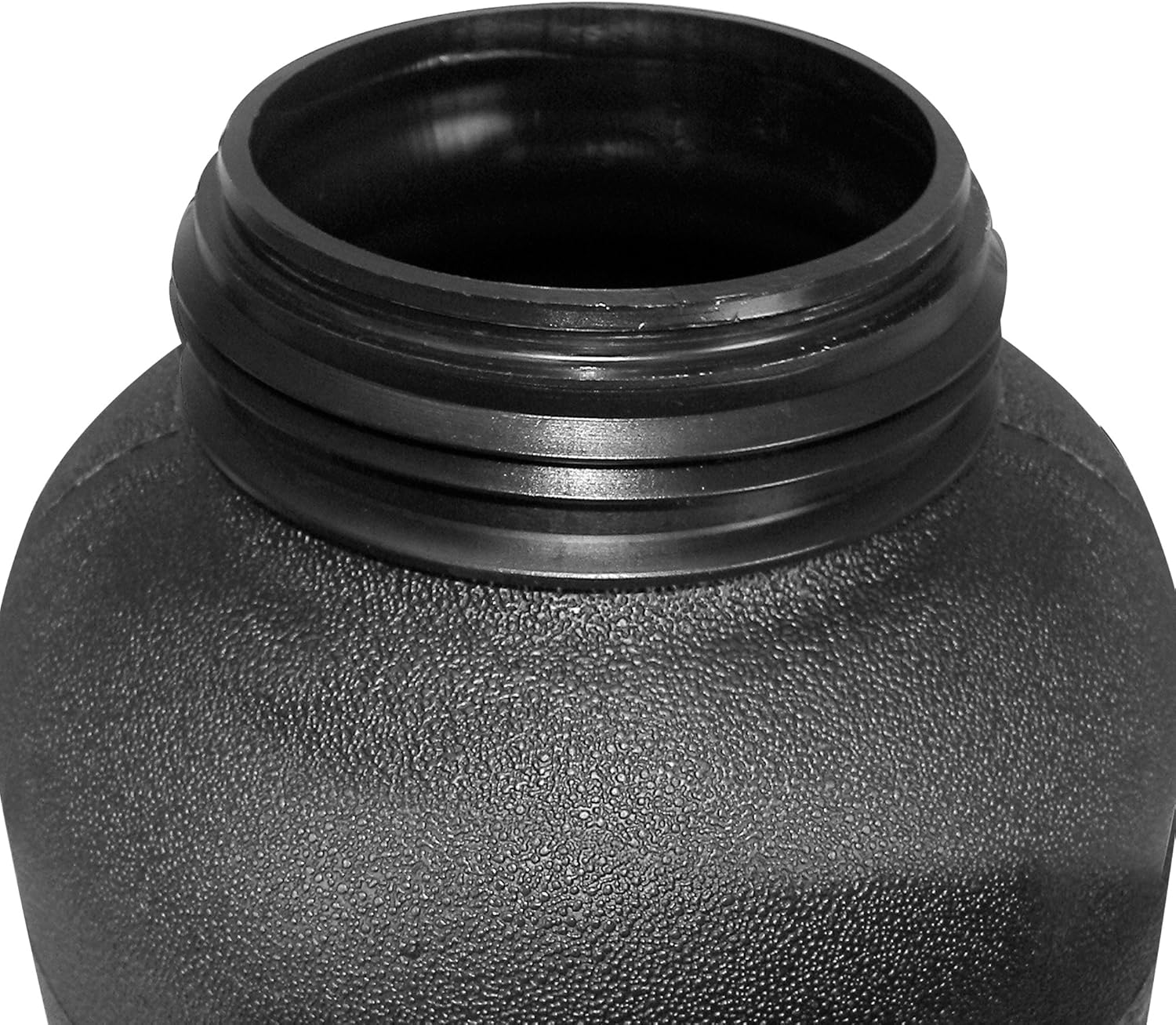 Chapin 22090XP Industrial 3-Gallon Poly Heavy-Duty Sprayer for Solvents, Pesticides, Herbicides and Fertilizers