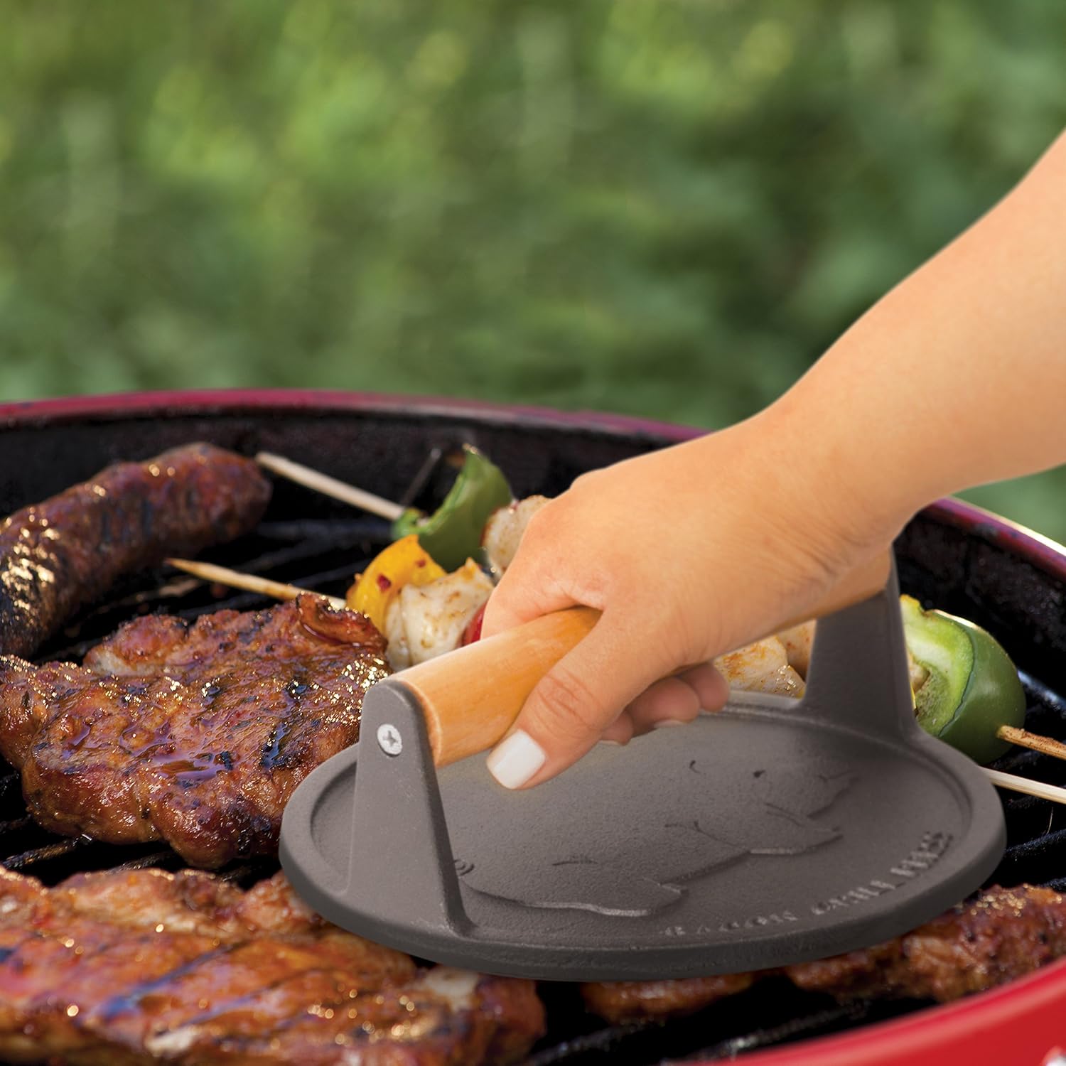 Commercial CHEF Pre-Seasoned Cast Iron Press with Easy Grip Wooden Handle, 7-Inch Surface with Grill Marks
