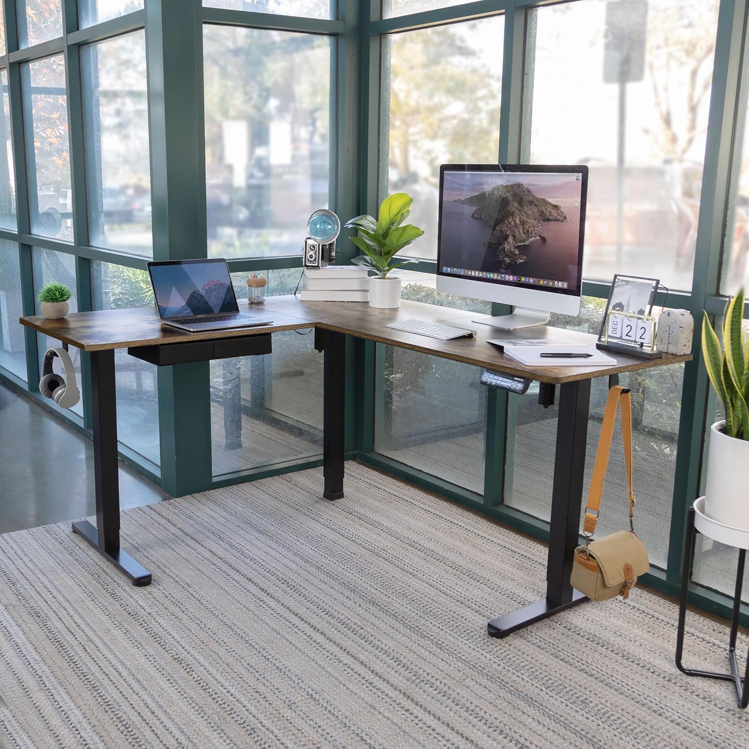 Mount-It! L Shaped Electric Standing Desk - Large Adjustable Corner Sit-Stand Desk