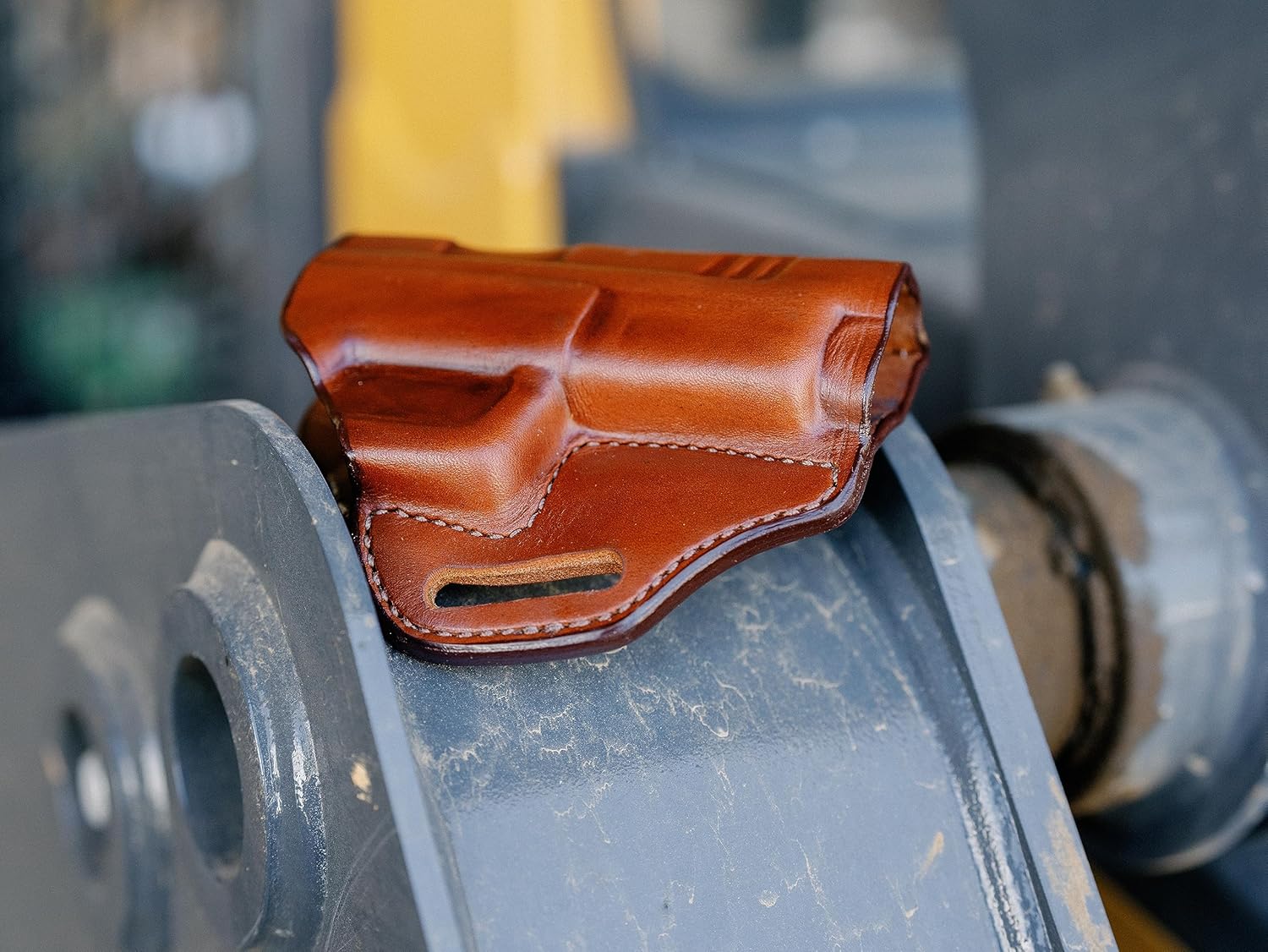 BIANCHI Model 57 Remedy Open-Top Full-Grain Leather Belt Slide Holster