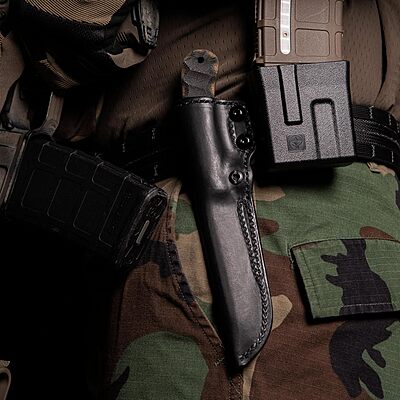 Lictor M4 Magazine Pouch SM with Belt Clip, Magazine Holder Compatible with AR/M4 Magazines | ARSMCUBK1.5BC