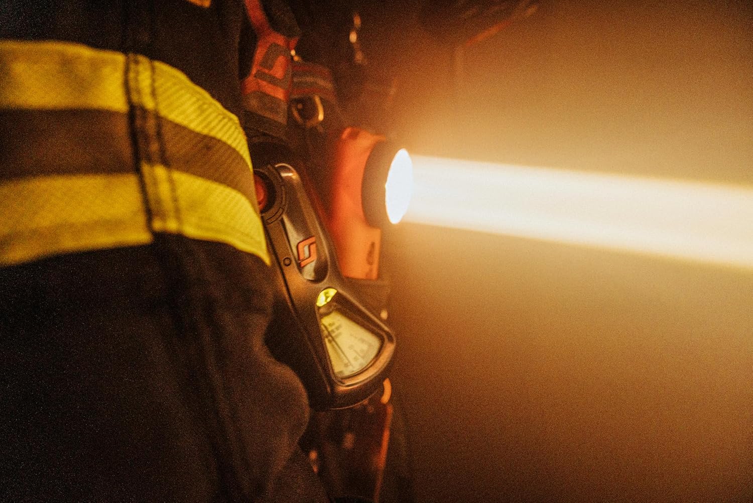 Streamlight Survivor X USB 250-Lumen Right-Angle Rechargeable Firefighter's Flashlight
