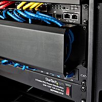 StarTech.com Horizontal 2U Server Rack Cable Management Finger Duct w/ Cover - 19" Network Rack Wire Duct Raceway Panel