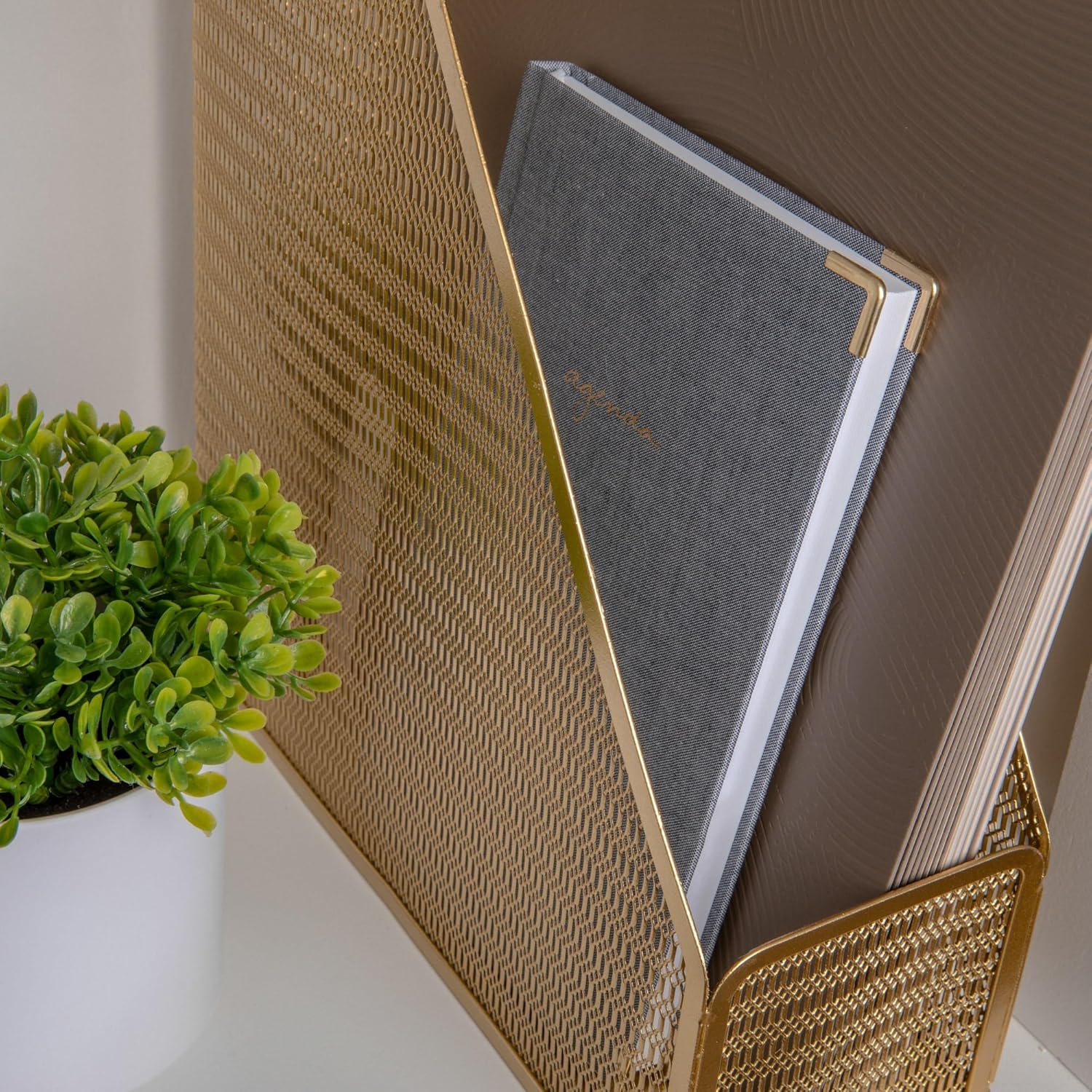 Martha Stewart Ryder Mesh Metal Single-Slot Magazine File Holder Desktop Organizer, 11-1/2inH x 3-3/4inW x 9-3/4inD, Gold