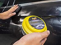 Meguiar's Ultimate Paste Wax - Premium Car Wax for a Deep, Reflective Shine Gloss with Long-Lasting Protection