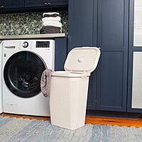 Mind Reader Slim Laundry Hamper with Lid, 50L Ventilated Plastic Wicker Basket