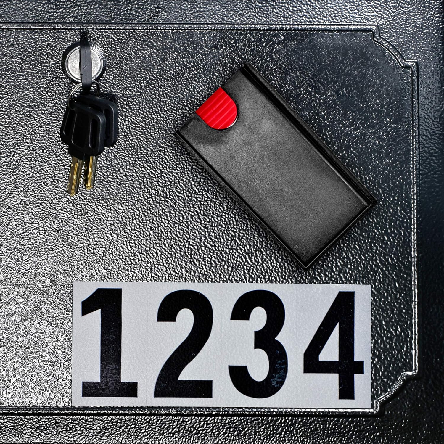 MAIL BOSS Townhouse Wall-Mount Locking Mailbox