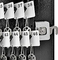 MAIL BOSS Key Boss Heavy-Duty High Security 105-Position Locking Key Cabinet & Drop Box