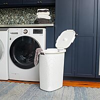 Mind Reader 60L Slim Laundry Hamper with Lid, Wicker-Style Plastic