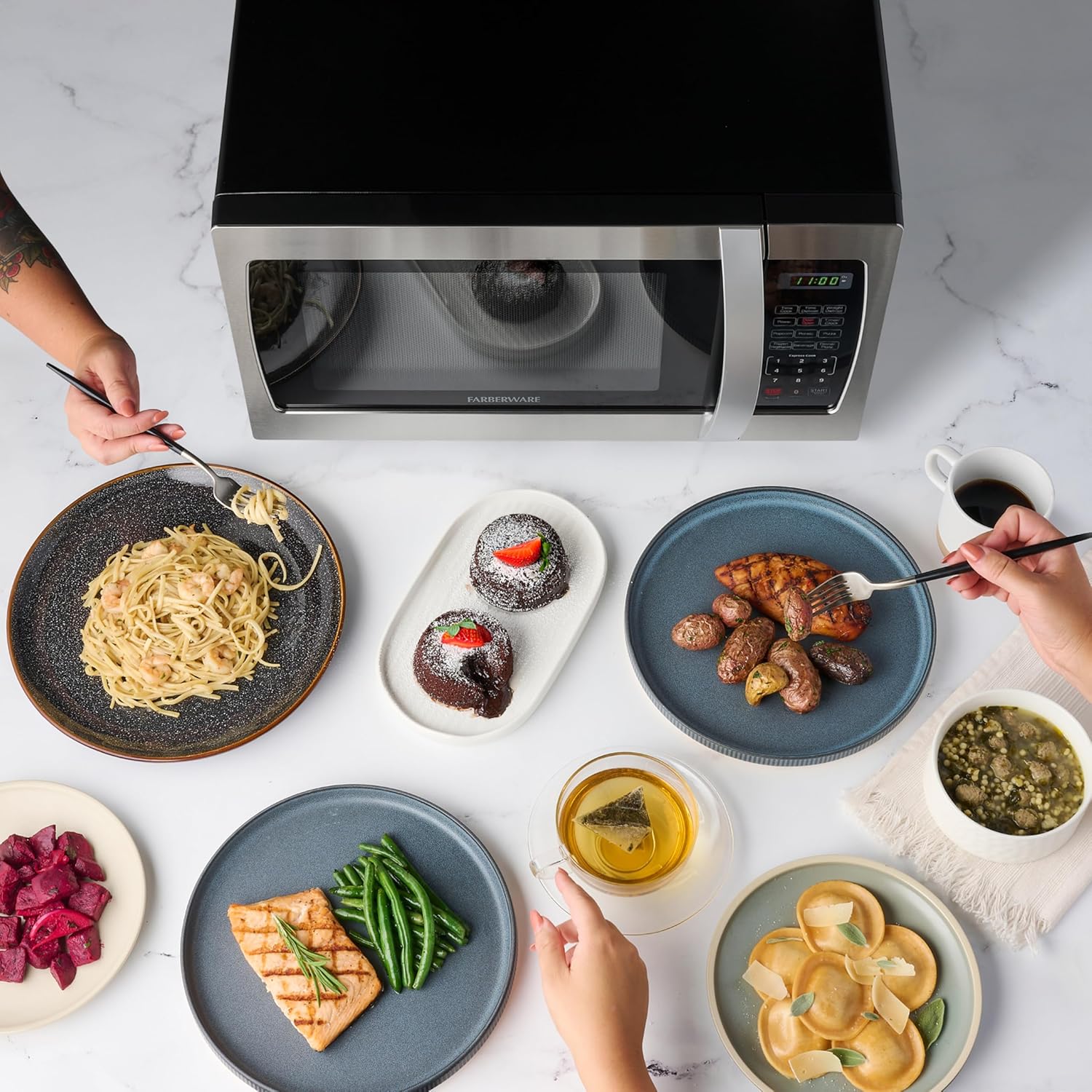 Farberware Countertop Microwave Oven 1000 Watts with LED Lighting & Child Lock