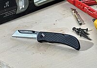 OUTDOOR EDGE Razor-Work RazorSafe Replaceable Blade Folding Utility Knife