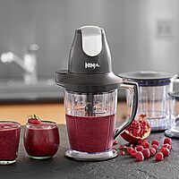 Ninja QB1004 Blender/Food Processor with 450-Watt Base, 48oz Pitcher, 16oz Chopper Bowl, and 40oz Processor Bowl for Shakes, Smoothies, and Meal Prep,Black Black 48 Ounces