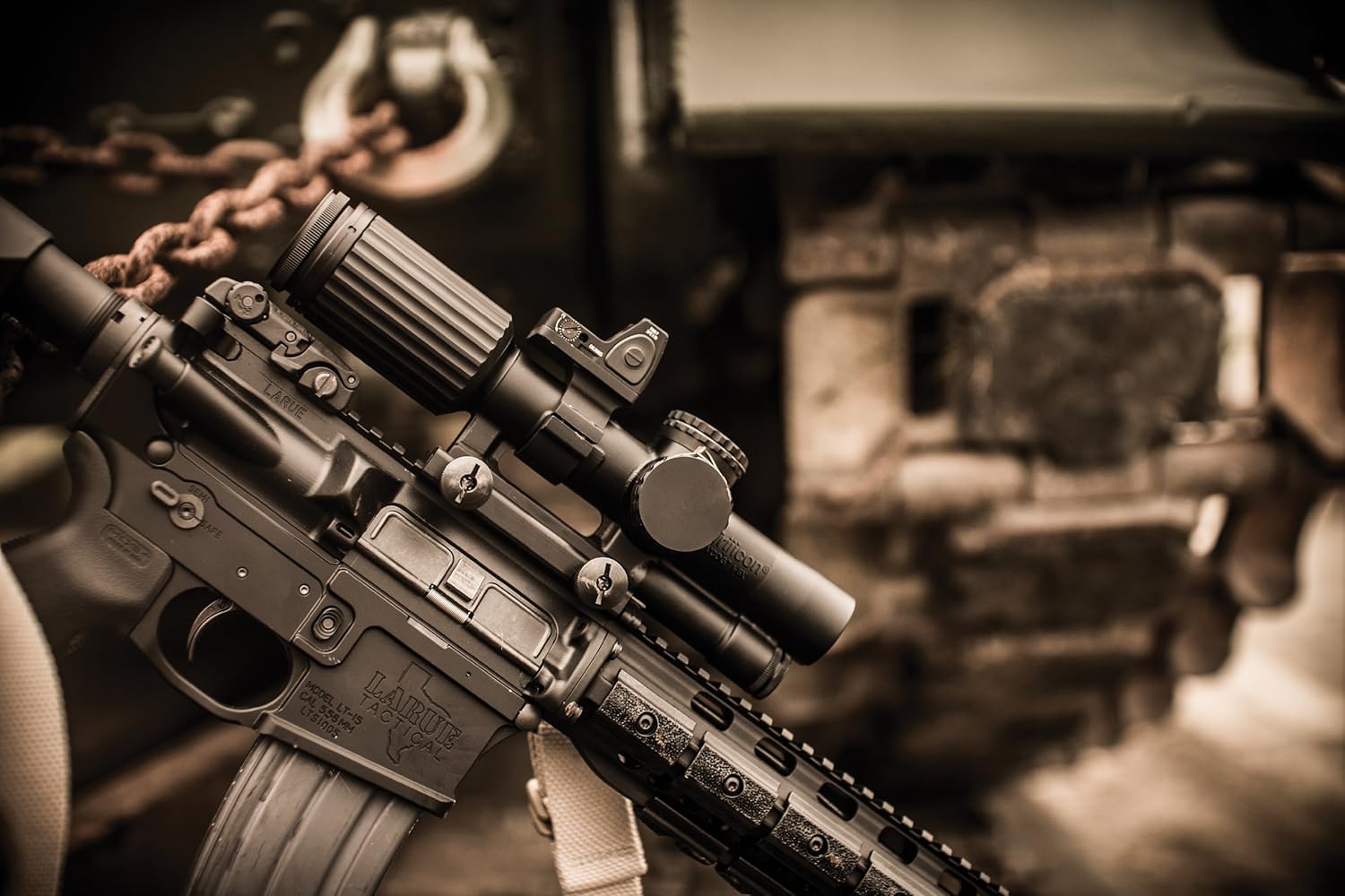 Trijicon VCOG 1-6x24 Rifle Scope with Green Horseshoe Dot/Crosshair .308/175gr & Thumb Screw Mount