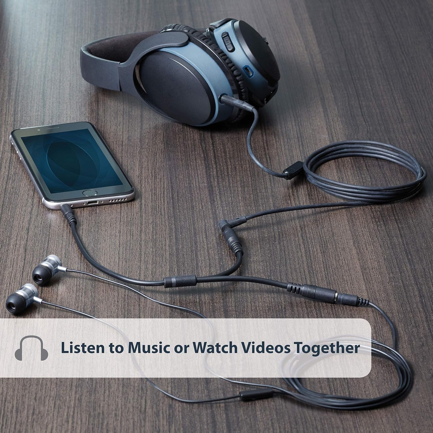 StarTech.com 3.5mm Stereo Audio Splitter Y Cable - 1 Male to 2 Female