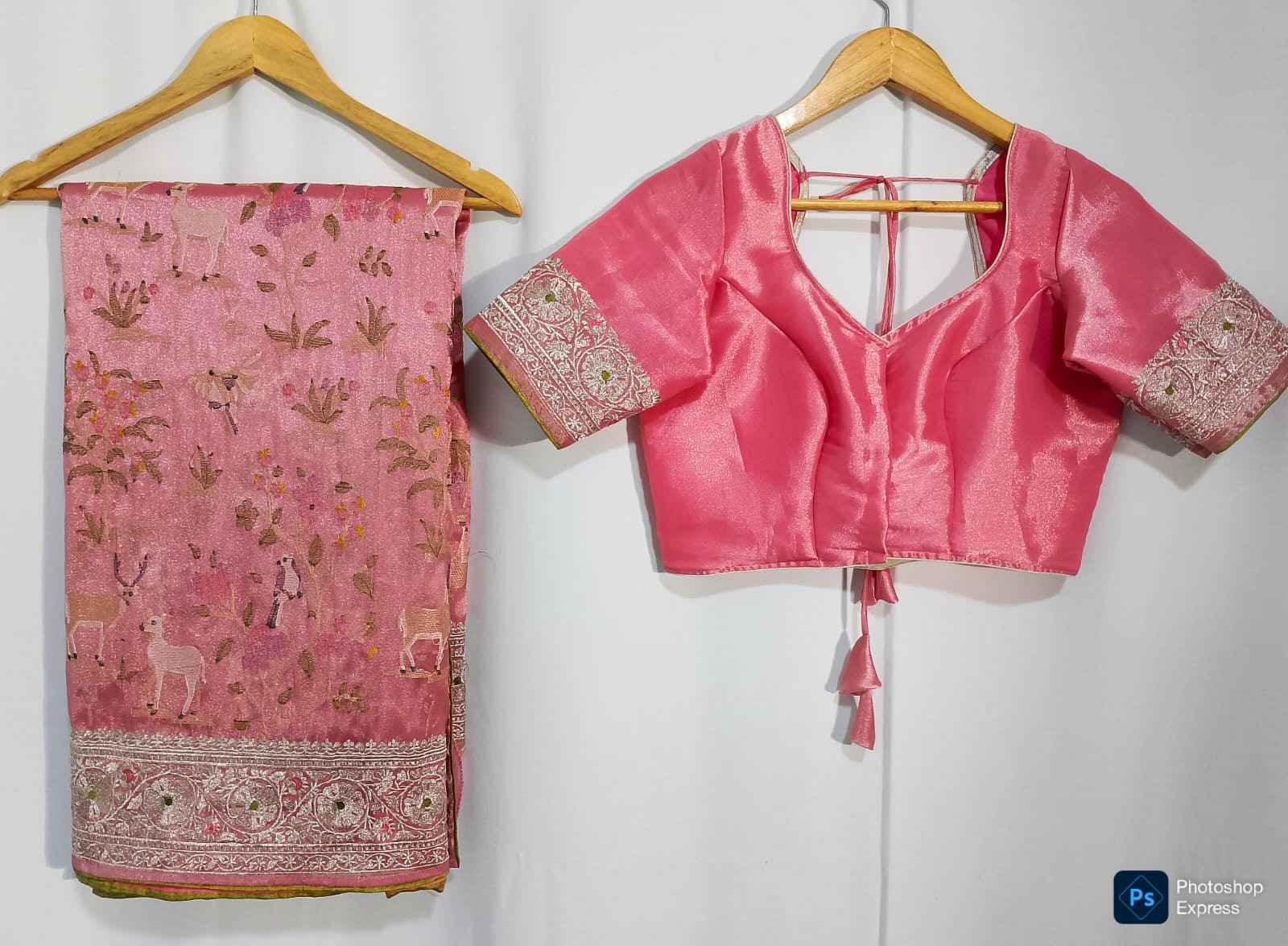 N574: Ready To Ship Beautiful Desginer Organza Saree In With Stitched Blouse