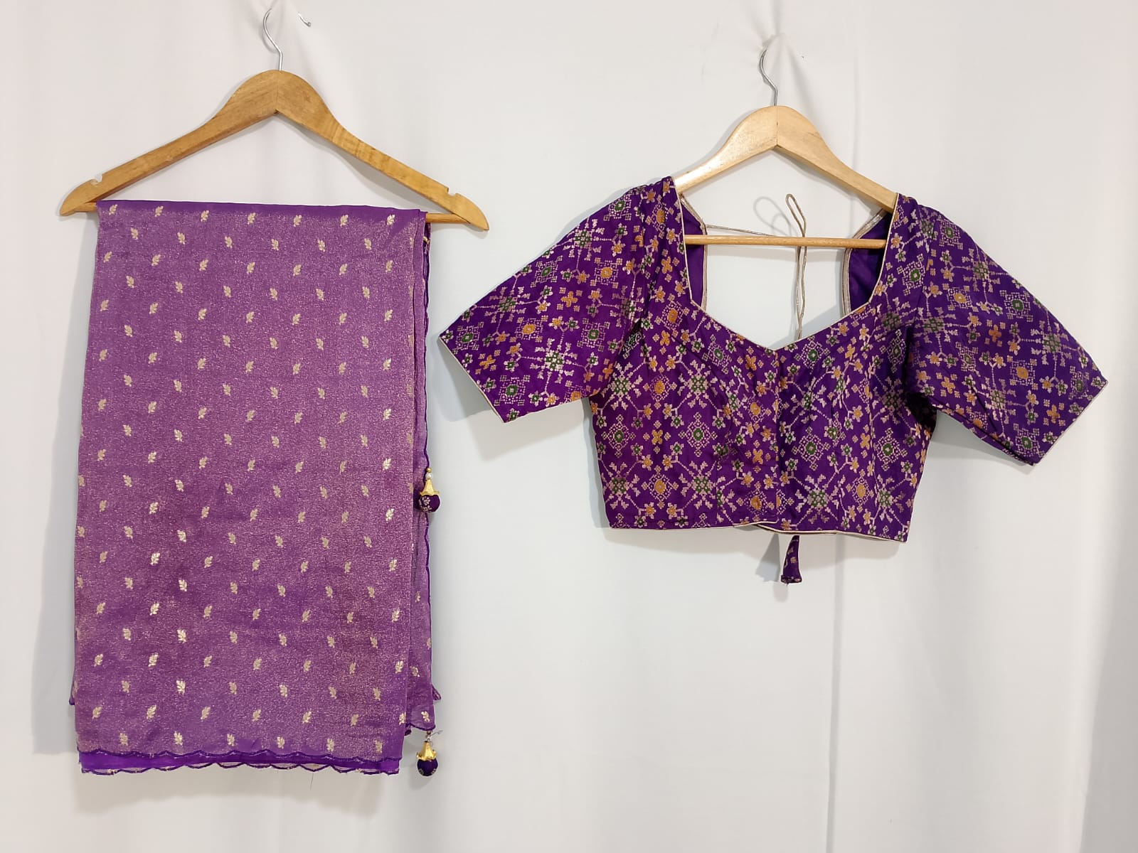 N337: Ready To Ship Beautiful Chinnon Silk Saree With Stitched Blouse N337: Ready To Ship Beautiful Chinnon Silk Saree With Stitched Blouse