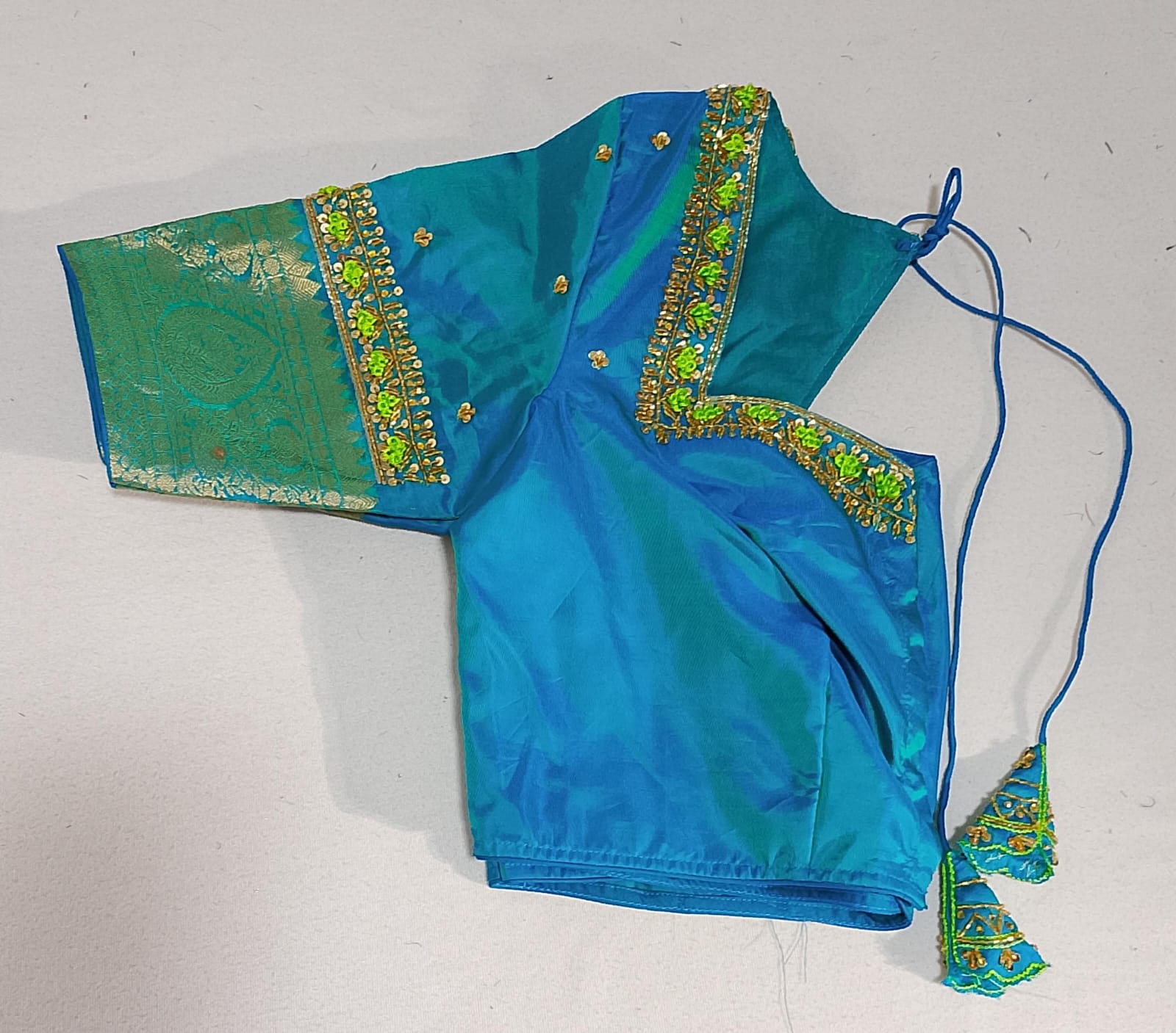 N394: Ready To Ship Beautiful Pure Kanchipattu Saree With Stitched Maggam Work Blouse N394: Ready To Ship Beautiful Pure Kanchipattu Saree With Stitched Maggam Work Blouse