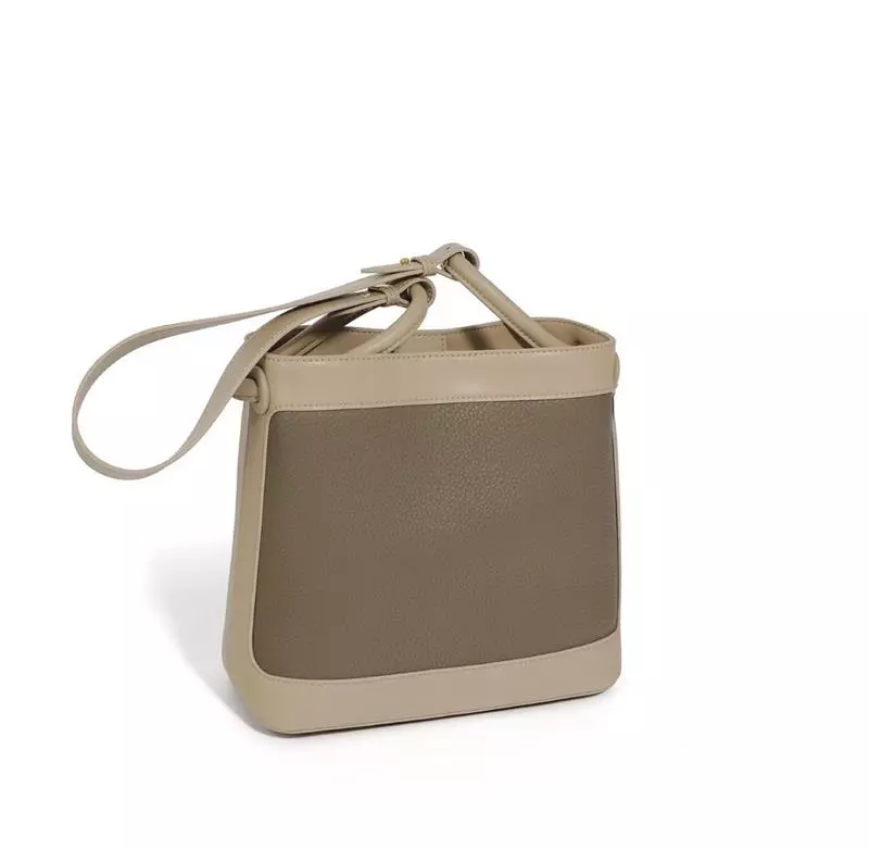 COWHIDE CROSSBODY  BUCKET BAG
