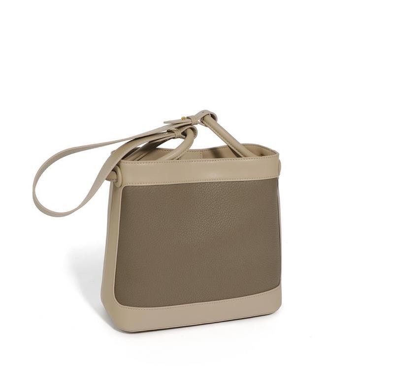 COWHIDE CROSSBODY  BUCKET BAG