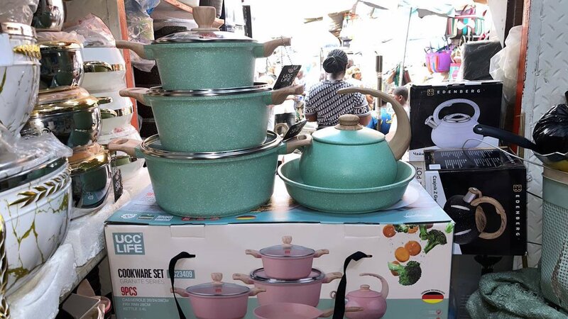 9pcs set of pots/cookware set
