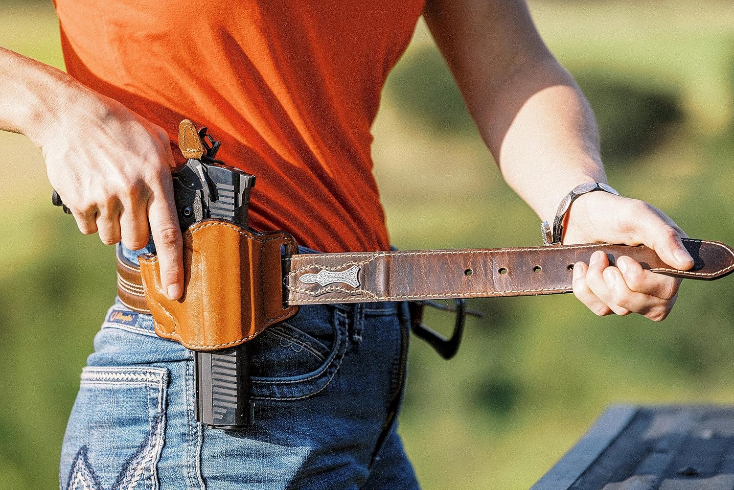 BIANCHI 105 Minimalist Leather Belt Slide Holster