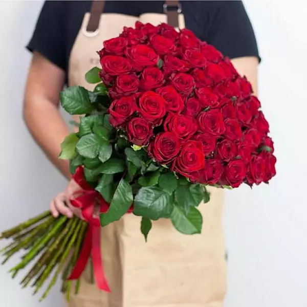 101 Red Roses Luxury Hand Tied Bouquet
