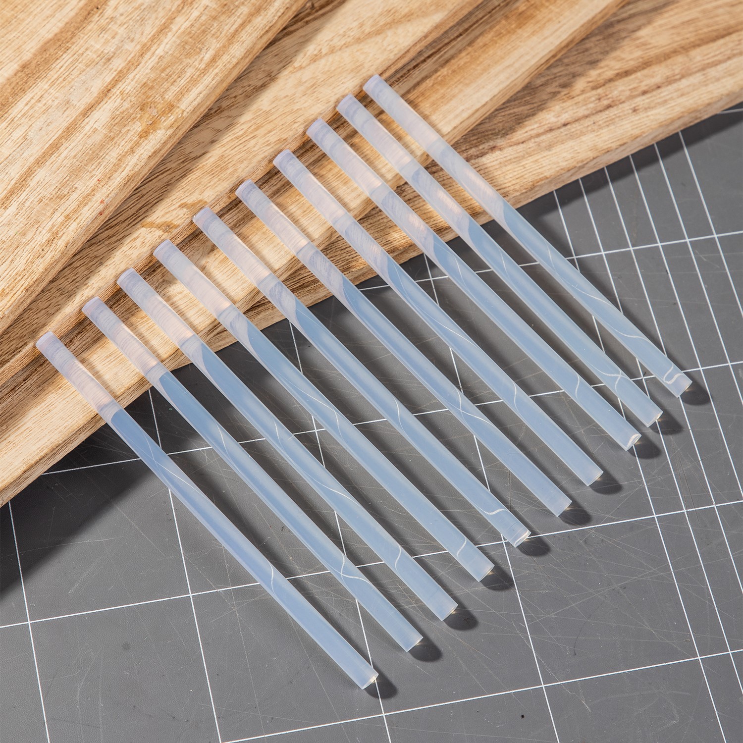 DELI A29812 HOT MELT GLUE STICK 7mmX150mm 10/PKT