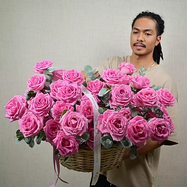 101 Pink Roses Luxury Basket