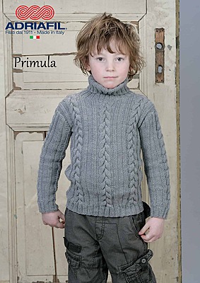 Maglione da bimbo con collo alto. Fatto a mano con ferri e filato Adriafil Primula in pura lana. Maglione da bimbo con collo alto. Fatto a mano con ferri e filato Adriafil Primula in pura lana.