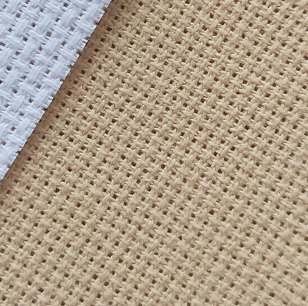 Tela Aida Zweigart 72 Quadretti col. Cachi 323