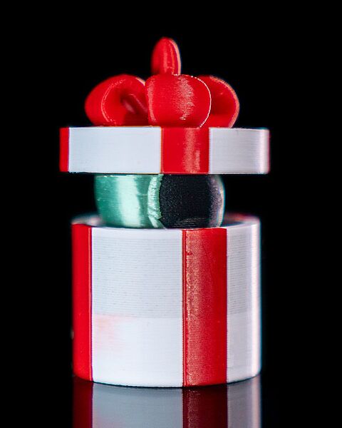 Alien Surprise Fidget Keychain