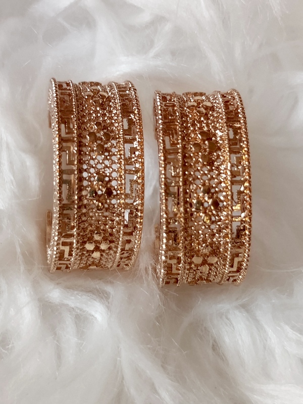 NON-TARNISHING GOLD REPLICA EARRING