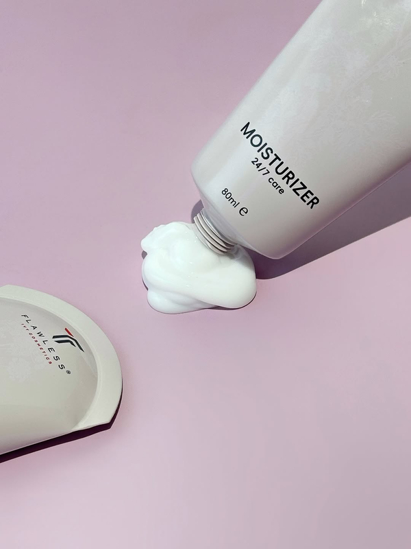 Flawless Ivy 24/7 care Hyaluronic Moisturizer.