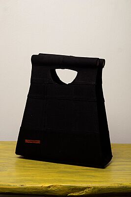 KEMI CLUTCH BAG - MIDI BLACK KEMI CLUTCH BAG - MIDI BLACK