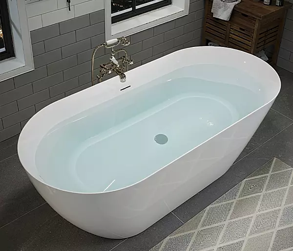63" Acrylic Freestanding Soaker Tub - Chrome Drain Cover