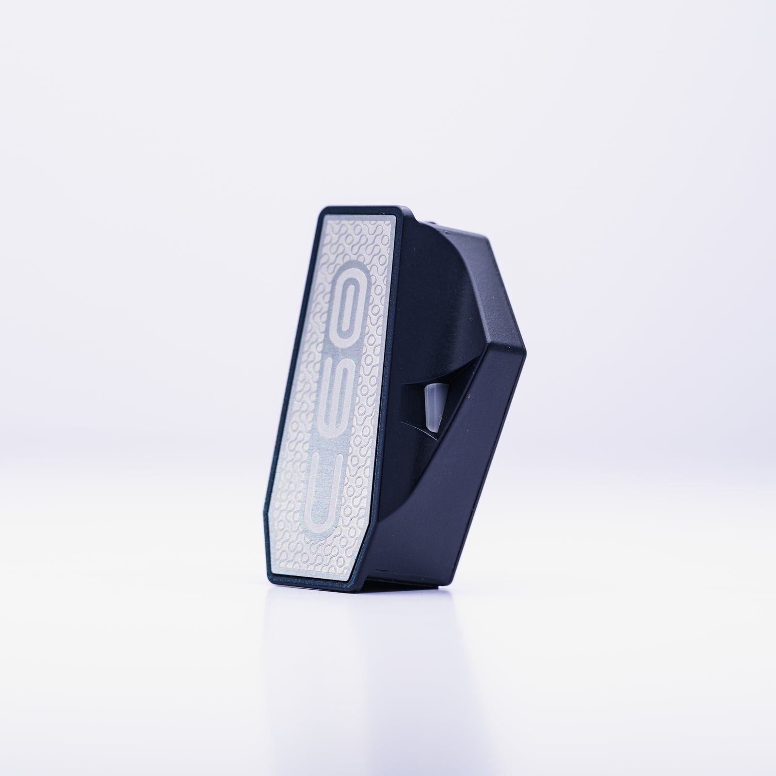 BLUARMOR INTERCOM C60 HELMET COMMUNICATION DEVICE BLUARMOR INTERCOM C60 HELMET COMMUNICATION DEVICE