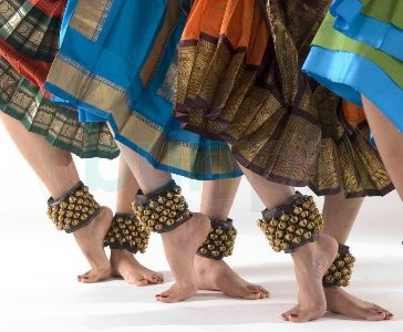 6-Line Premium Leather Salangai / Ghunguroos / Chilanka with Brass Gold Bells – For Classical Dancers & Performers